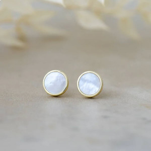 Alluring Earring Stud Gold